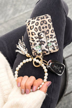 Load image into Gallery viewer, Pearl Key Ring Wallet Bracelet