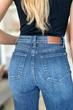 Load image into Gallery viewer, Judy Blue Tummy Control Straight Jeans
