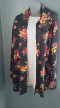 Load image into Gallery viewer, Floral Cardigan With Hood
